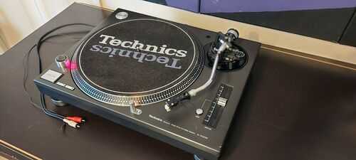 Technics SL-1210M3D Turntable in good condition