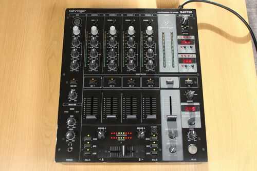 Behringer DJX 750 5 Channel Dj Mixer With Effects