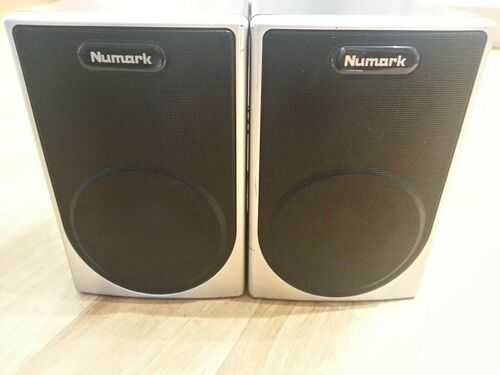 Numark M20 Powered Monitor Speakers