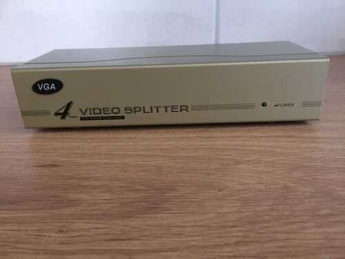 4 Way SVGA Monitor Splitter 1920x1440 res Video Signal Enhancement with cables